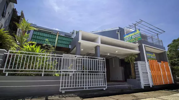 Athaya Guest House | Yogyakarta Özel Bölgesi - Yogyakarta (ve civarı) - Depok