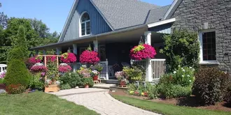 Riverwood Bed & Breakfast