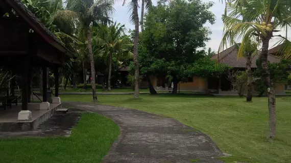 Suji Bungalow | Bali - Kuta - Kuta Merkezi