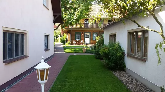 Pension Zum Holzpantoffelmacher | Brandenburg Bölgesi - Burg (Spreewald)