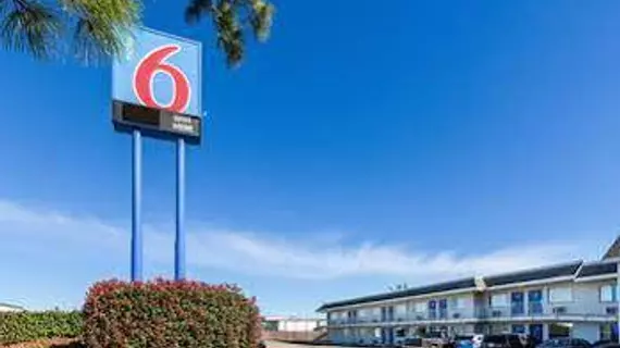 Motel 6 Dallas - Irving | Teksas - Dallas (ve civarı) - Irving