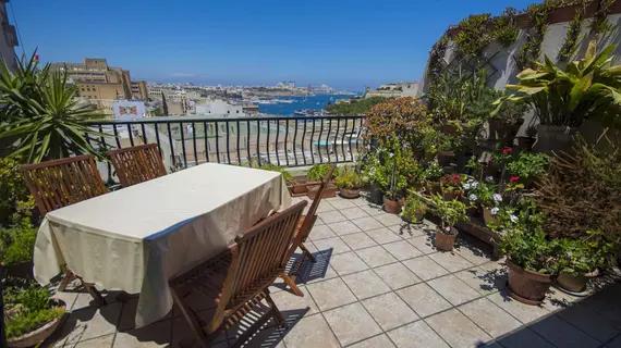 Harbour View Host Family Bed & Breakfast | Malta - Pieta