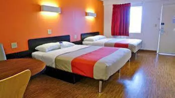 Motel 6 Martinsburg | Batı Virginia - Martinsburg (ve civarı) - Falling Waters