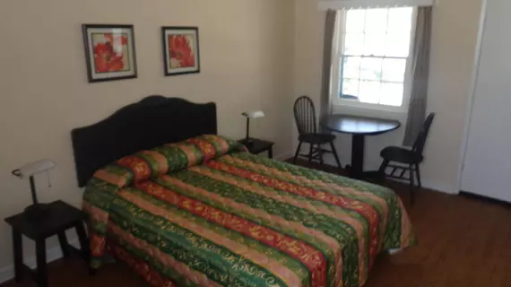 Farmhouse Motel | Kaliforniya - San Luis Obispo (ve civarı) - Paso Robles