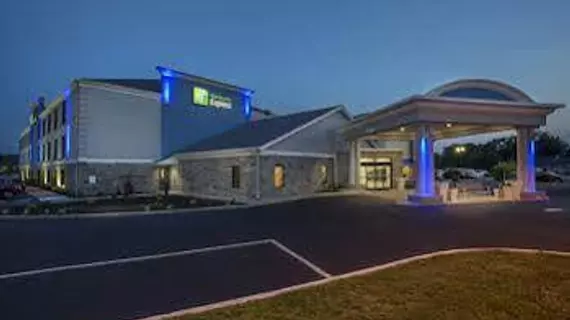 Comfort Inn & Suites Berea | Kentucky - Lexington (ve civarı) - Berea