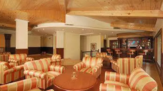 Hotel Madhuban Highlands | Uttarkand - Dehra Dun Bölgesi - Dehradun - Mussoorie