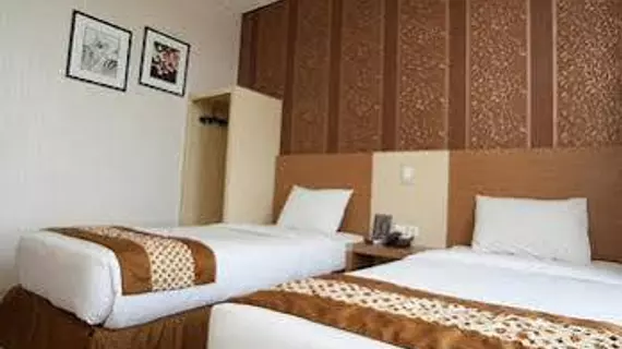 Cempaka Hill Hotel Jember, Man | Doğu Cava - Patrang