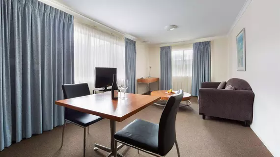 Premier Hotel & Apartments | Avustralya Başkent Bölgesi - Tuggeranong - Kanberra (ve civarı) - Belconnen