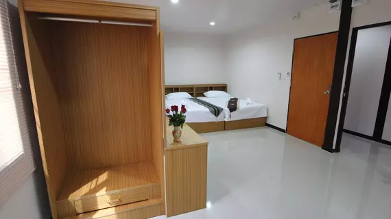 B Place Guesthouse | Krabi İli - Ko Phi Phi