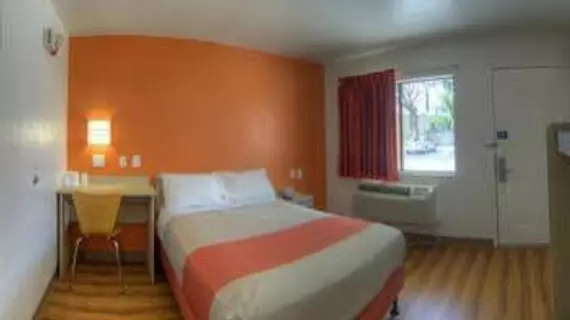 Motel 6 Orlando - Winter Park | Florida - Orlando (ve civarı) - Orlando