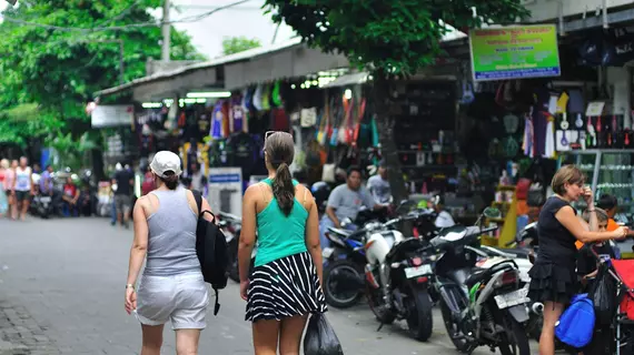 Bemo Corner Guest House | Bali - Kuta - Raya Kuta