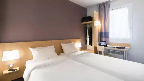 B&B Hôtel MAUREPAS | Ile-de-France - Yvelines (bölge) - Maurepas