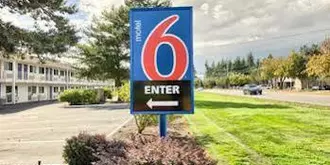 Motel 6 Everett North