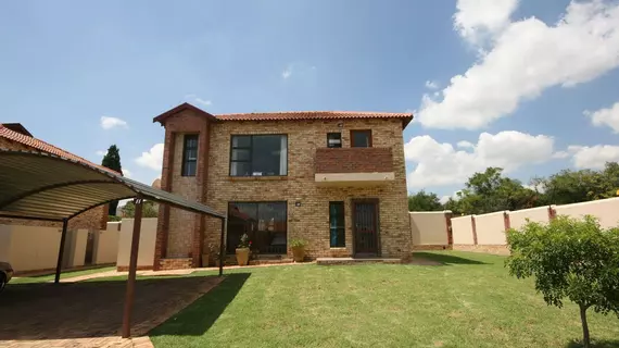 Fourways Apartments | Gauteng - City of Tshwane - Johannesburg (ve civarı) - Sandton