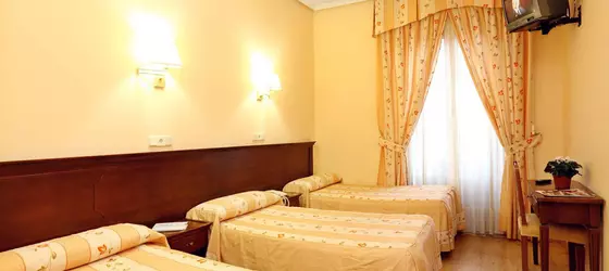 Hostal Sil & Serranos | Madrid Özerk Topluluğu - Madrid (ve civarı) - Centro - Malasana