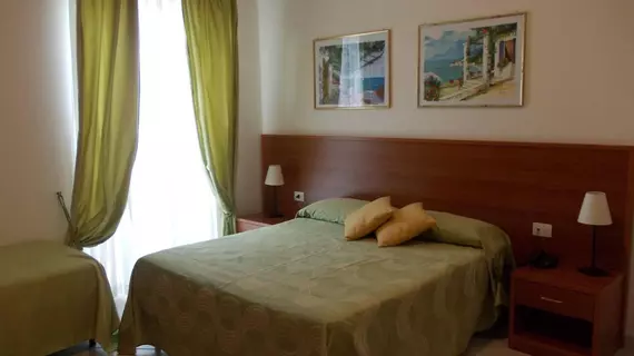 Hotel Solaria | Puglia - Foggia (il) - Rodi Garganico