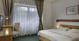 Hotel Oya | Prag - Městská čast Praha 4 (en büyük Prag ilçesi) - Podoli