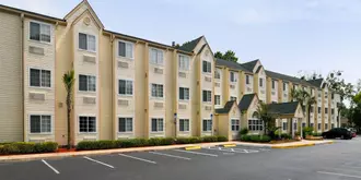 Hometown Inn & Suites Jacksonville Butler Blvd./Southpoint