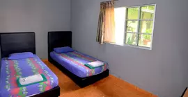 Zackry Guest House | Kedah - Langkawi - Pantai Tengah