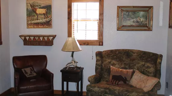 Bear Creek Bed and Breakfast Lodge | Missouri - Branson (ve civarı) - Walnut Shade