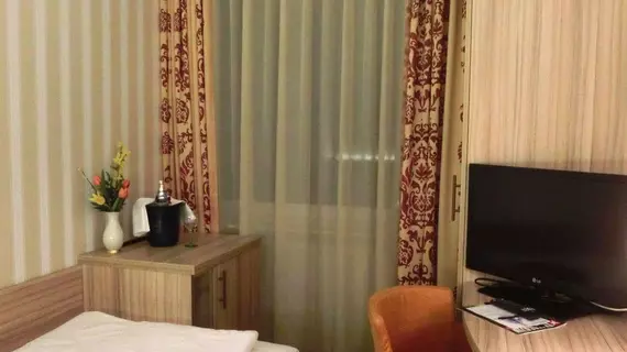 Hotel Alte Post | Aşağı Saksonya - Hannover (ve civarı) - Lehrte - Kernstadt Lehrte