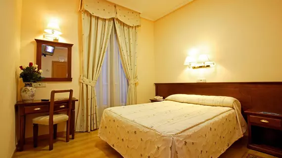 Hostal Sil & Serranos | Madrid Özerk Topluluğu - Madrid (ve civarı) - Centro - Malasana