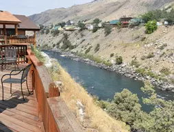 Yellowstone River Cabins | Montana - Gardiner