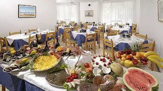 Hotel Europa | Marche - Pesaro and Urbino (vilayet) - Gabicce Mare