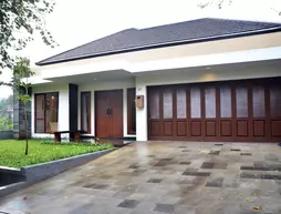 Pinus Villa Dago Private Pool | West Java - Bandung (ve civarı) - Cimenyan