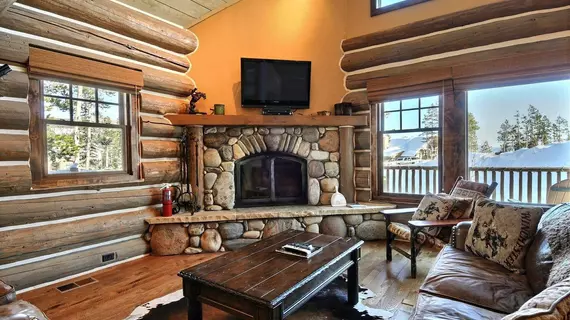 Powder Ridge Cabins | Montana - Big Sky