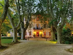 Hotel Château Des Alpilles | Provence - Alpes - Cote d'Azur - Bouches-du-Rhone (bölge) - St.-Remy-de-Provence (ve civarı) - St.-Remy-de-Provence