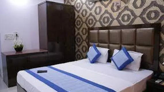 Hotel Delhi Pride | Batı Delhi - Ulusal Eyalet Başkenti Delhi - Delhi (ve civarı) - Yeni Delhi - Karol Bagh