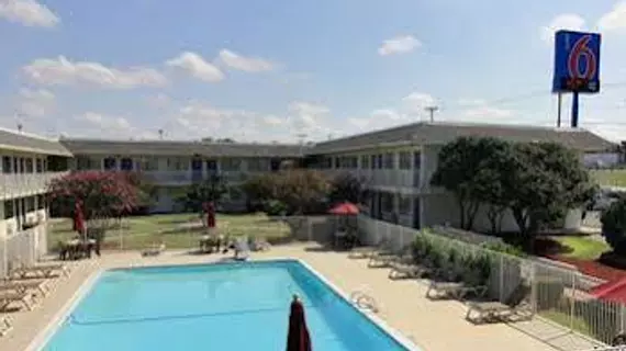 Motel 6 Austin North | Teksas - Austin (ve civarı) - Austin