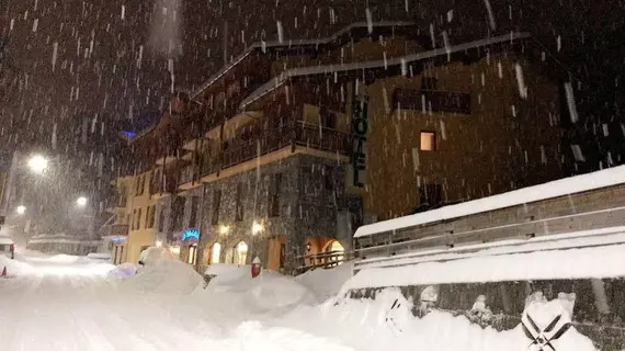 Hôtel Les Mélèzes | Auvergne-Rhone-Alpes - Haute-Savoie (bölge) - Les Houches