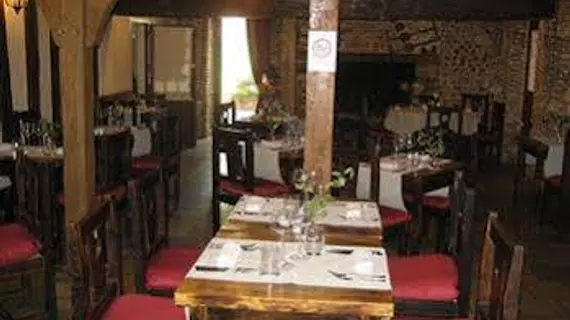 Hotel Restaurant Le Cheval Blanc | Bourgogne-Franche-Comte - Yonne - Charny-Oree-de-Puisaye