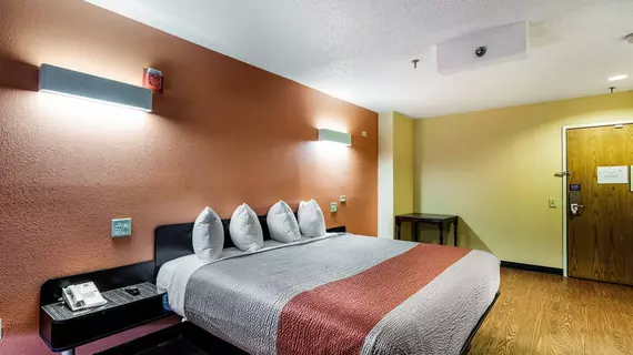 Motel 6 Libertyville IL | İllinois - Libertyville