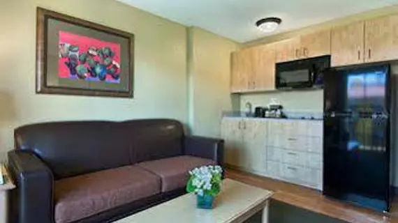 Oxford Inn & Suites Lancaster | Kaliforniya - Los Angeles County - Lancaster (ve civarı)