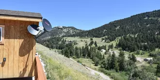 Yellowstone Mountain Cabins