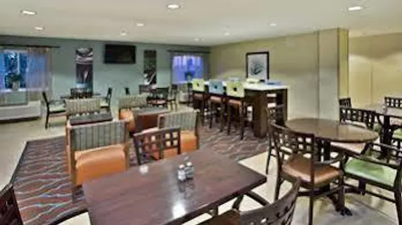 La Quinta Inn & Suites Frankfort | Indiana - Lafayette (ve civarı) - Frankfort