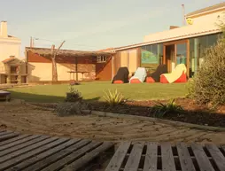 Tribo da Praia - Almagreira Surf Hostel | Centro - Leiria Bölgesi - Peniche