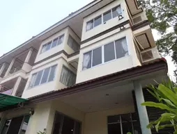 Baanthara Guesthouse | Krabi İli - Krabi