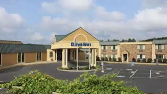 Days Inn and Suites Richfield | Ohio - Cleveland (ve civarı) - Richfield