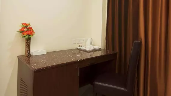 Hotel Golden Grand | Batı Delhi - Ulusal Eyalet Başkenti Delhi - Delhi (ve civarı) - Yeni Delhi