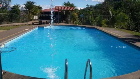 Rancho Montezumo | Alajuela (ili) - San Jose (ve civarı) - Santiago de Puriscal