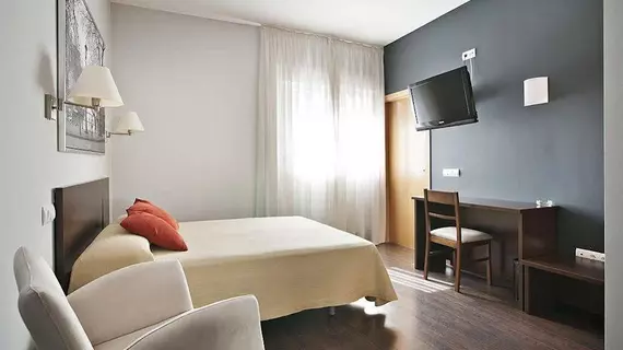 Hotel T-4 | Madrid Özerk Topluluğu - Madrid (ve civarı) - Paracuellos de Jarama