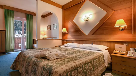 Hotel La Serenella | Trentino-Alto Adige - Trento İli - Moena