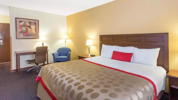 Baymont Inn and Suites Waukesha | Wisconsin - Milwaukee (ve civarı) - Waukesha