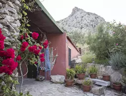 Refugio Del Alamut | Andalucia - Malaga İli - Valle de Abdalagis