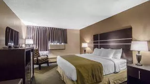 Quality Inn Whitecourt | Alberta - Whitecourt (ve civarı) - Whitecourt