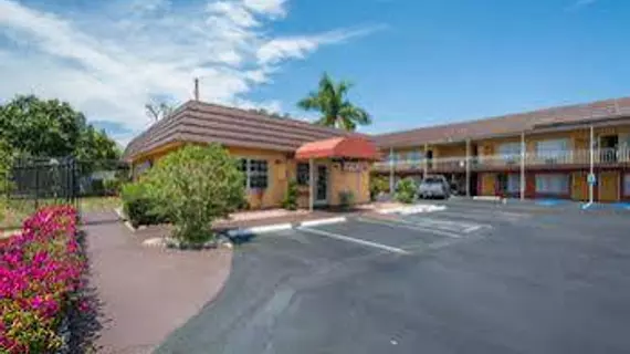 Knights Inn Sarasota | Florida - Sarasota (ve civarı) - Sarasota